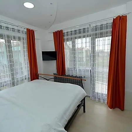 Dardanos فندق 4*